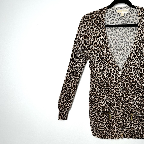 Michael Kors Leopard Print Button Up V-Neck Cardigan with Gold Zipper Pockets - Picture 2 of 13